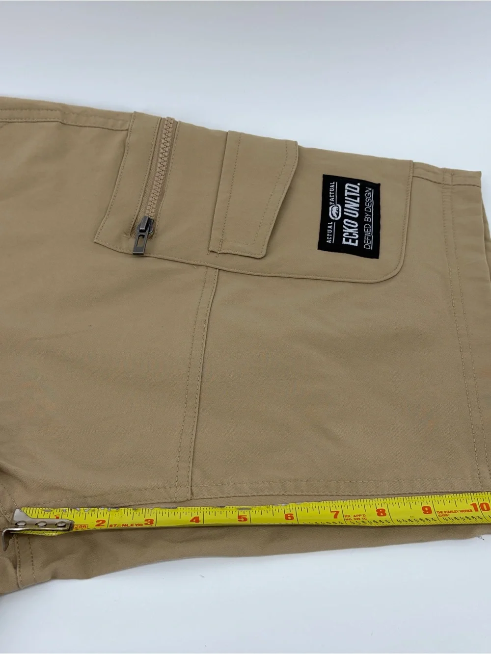 Ecko Unltd. Khaki Cargo Shorts, Men's Size 32‎ NWT with Zippered Utility Pocket